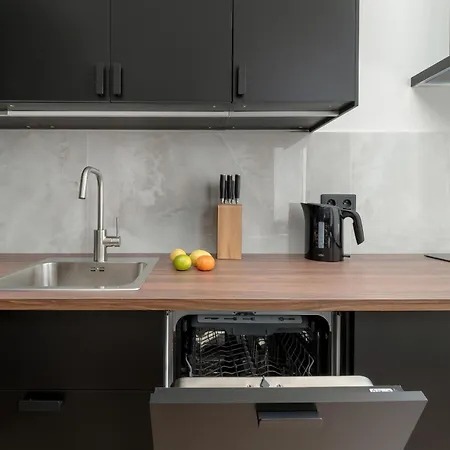 Modern In The Centre Od By Renters