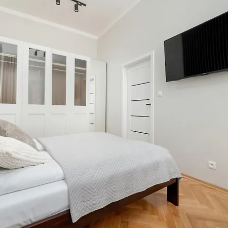 Apartament Modern In The Centre Od By Renters
