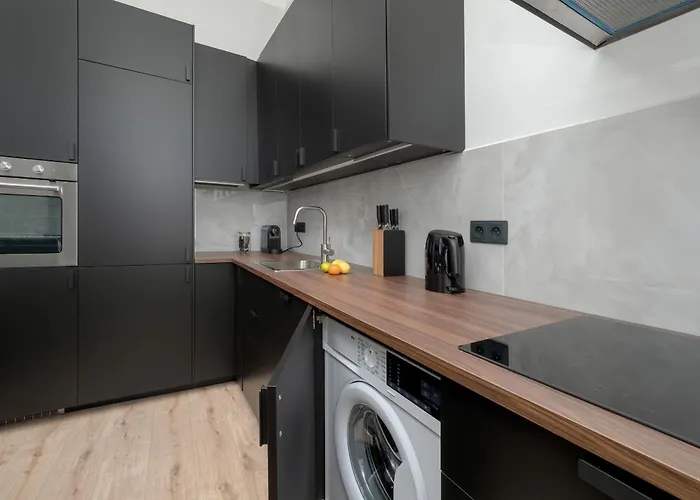 Modern In The Centre Od By Renters דירה *