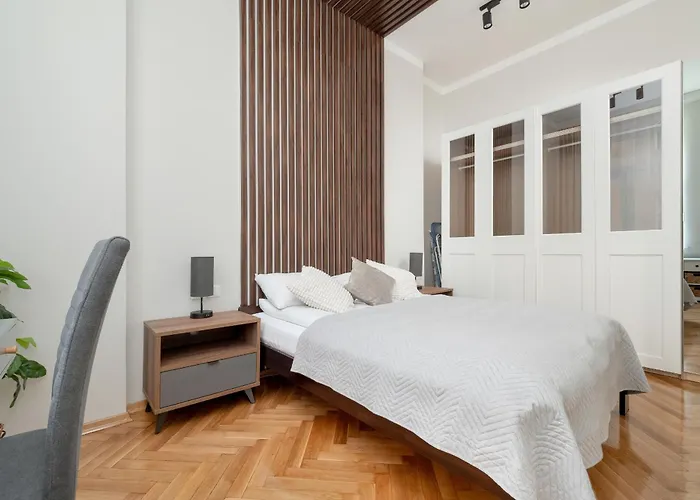 Modern In The Centre Od By Renters